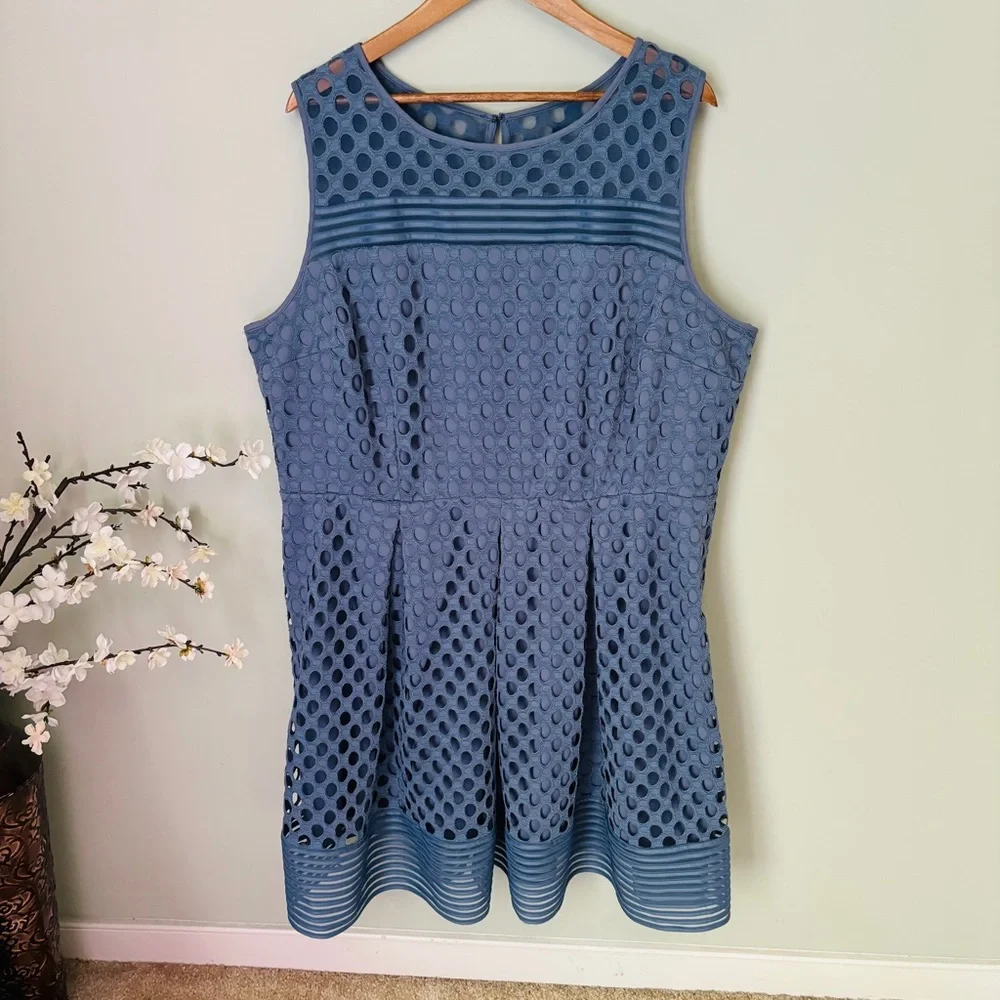 Lane Bryant Crochet Mesh Fit and Flare Dress Size 24 - Picture 5 of 8
